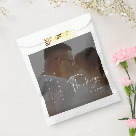 Modern Elegant Script Bride Groom Photo Wedding Fa Bedankzakje (Gezegeld)