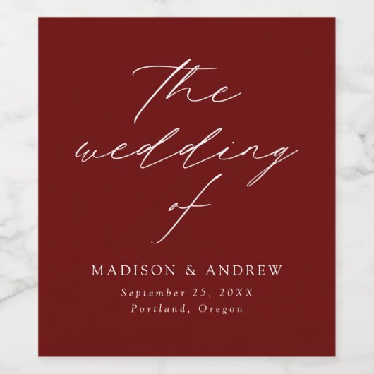 Modern Elegant Script Burgundy Wedding Wijn Etiket (Enkel label)