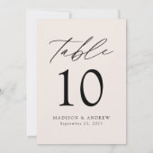 Modern elegant script crème Wedding Table Number (Achterkant)