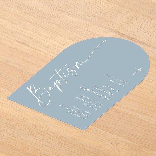 Modern Elegant Script Dusty Blue Boys Doop Acryl Uitnodigingen (Laagn)