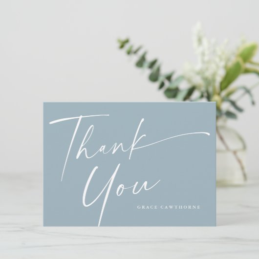 Modern Elegant Script Dusty Blue Boys Doop Bedankkaart (Staand voorkant)