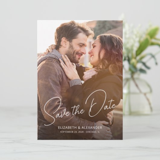 Modern Elegant Script Eenvoudige foto Save The Date (Staand voorkant)