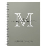 Modern Elegant Script Evergreen Fog Monogram Notitieboek (Voorkant)