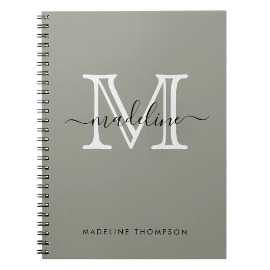 Modern Elegant Script Evergreen Fog Monogram Notitieboek (Voorkant)