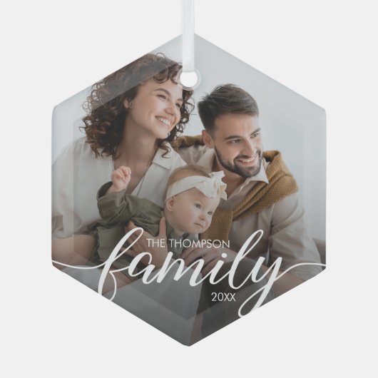 Modern Elegant Script Familie houdt van kerstfoto Glas Ornament (Voorkant)