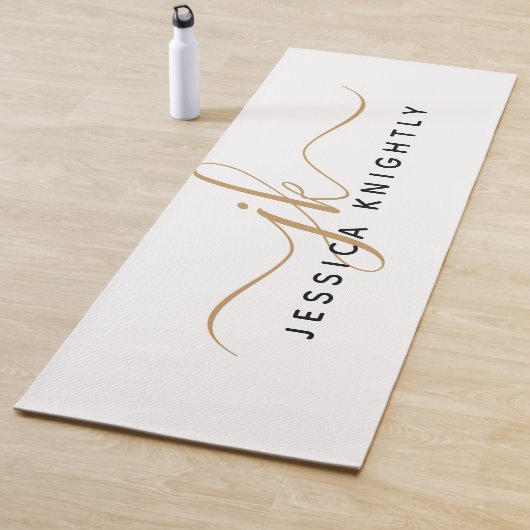 Modern Elegant Script Monogram Initialen Wit Goud Yogamat (In situ)