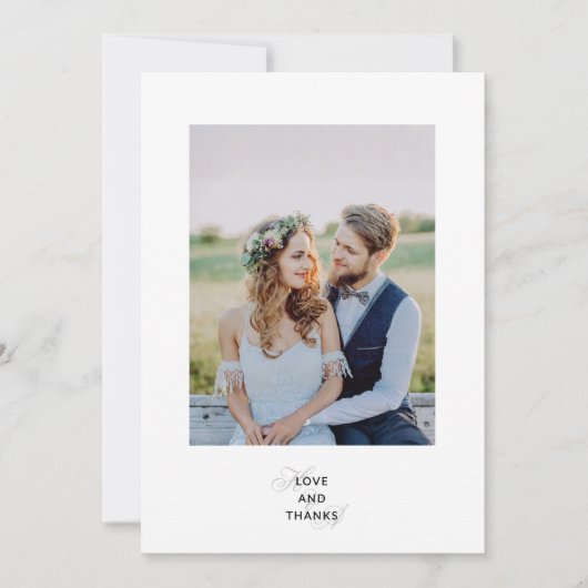 Modern Elegant Script Monogram Wedding Photo Bedankkaart (Voorkant)