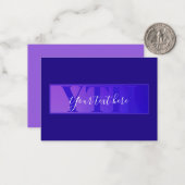 Modern Elegant Script Naam & Monogram Ombre Paarse Notitiekaartje (Voorkant / Achterkant in situ)