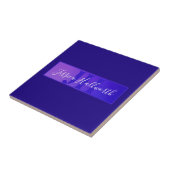 Modern Elegant Script Naam & Monogram Ombre Paarse Tegeltje (Zijkant)