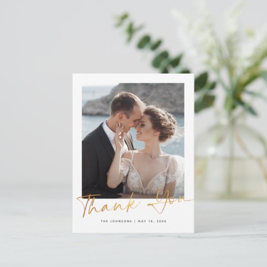 Modern Elegant Script Photo Weddenschap Bedankt Briefkaart (Staand voorkant)