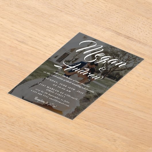 Modern Elegant Script Photo Wedding Acryl Uitnodigingen (Laagn)