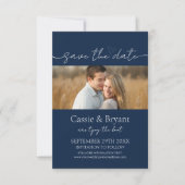 Modern Elegant Script Save the Date Monogram (Voorkant)