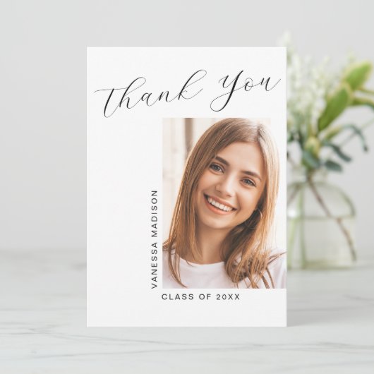 Modern Elegant Script Simple Photo Afstuderen Bedankkaart (Staand voorkant)