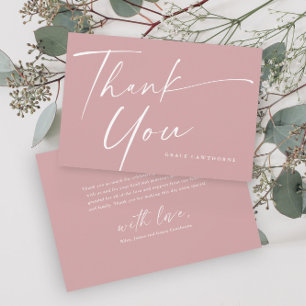 Modern Elegant Script Stoffig Roze Meisjes Doop Bedankkaart