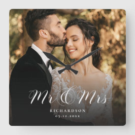 Modern Elegant Script Wedding Photo Pas getrouwd C Vierkante Klok