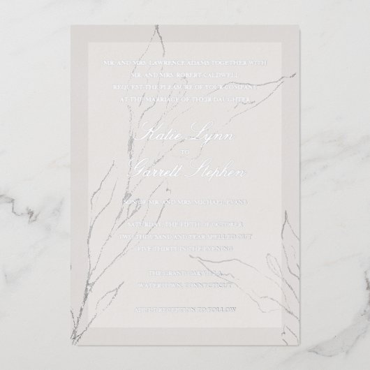 Modern Elegant Silver Gray Floral Wedding Folie Uitnodiging (Voorkant)