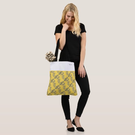 Modern Elegant Stijlvol Geel Muzieknoten Naam Tote Bag (Op model)