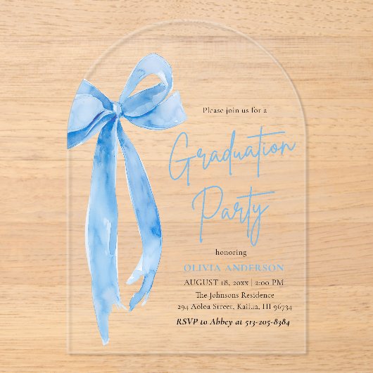 Modern Elegant Trendy Blue Bow Afstuderen Bogen Acryl Uitnodigingen (Voorkant)