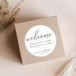 Modern Elegant Wedding Welkom Ronde Sticker<br><div class="desc">Aangepaste,  welkome stickers met een modern elegant zwart-wit design.</div>