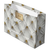 Modern Elegant Wit Leer Tufted Gold Groot Cadeauzakje (Voorkant Gekanteld)