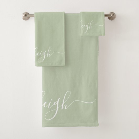 Modern Elegant Wit Script Naam Sage Groen Bad Handdoek (Insitu)