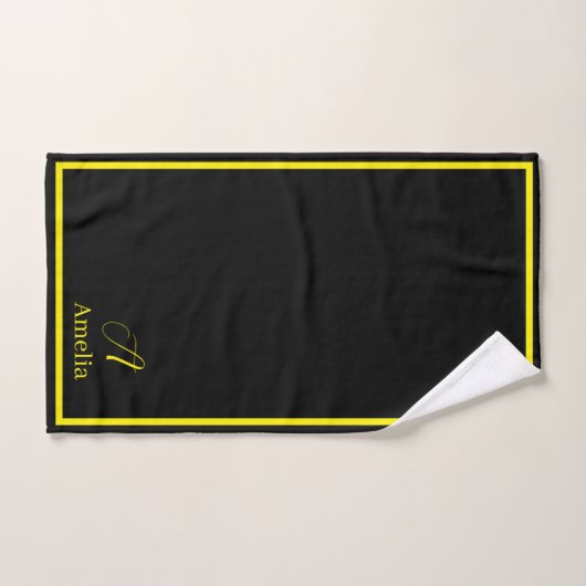 Modern Elegant Zwart Geel Monogram Script Naam Bad Handdoek (Handdoek)