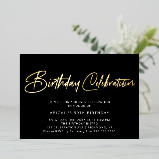 Modern Elegant Zwart & Goud Verjaardagsviering Folie Uitnodiging (Staand Voorkant)