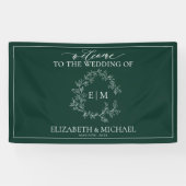 Modern Emerald Green Leafy Crest Monogram Weddensc Spandoek (Horizontaal)