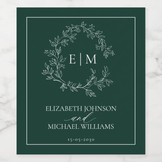 Modern Emerald Green Leafy Crest Monogram Weddensc Wijn Etiket (Enkel label)