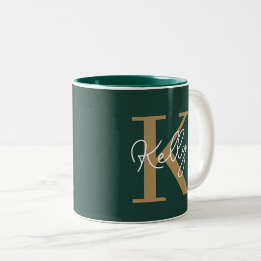 Modern Emerald Groen Goud Monogram Script Tweekleurige Koffiemok (Voorkant rechts)
