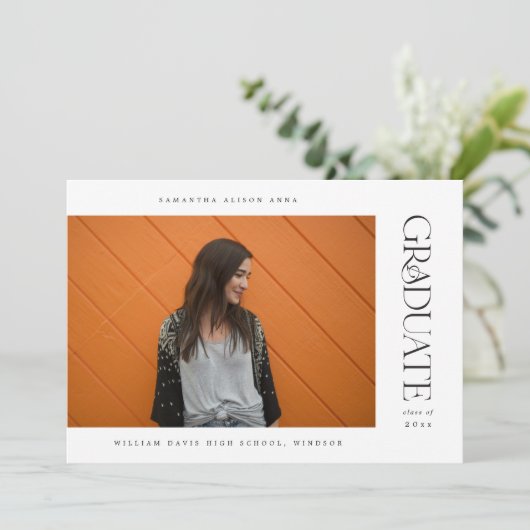 Modern en elegant Afstuderen Aankondiging (Staand voorkant)