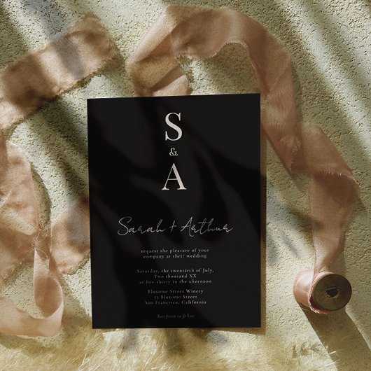 Modern en Elegant Script en Monogram Bruiloft Kaart