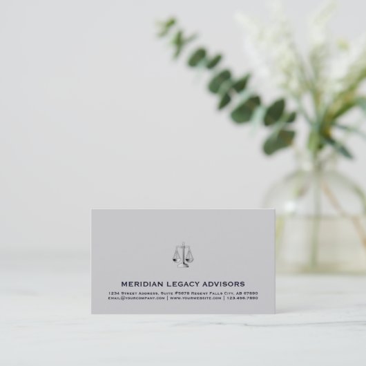 Modern Estate Planning Justice Scale Logo Visitekaartje (Staand voorkant)