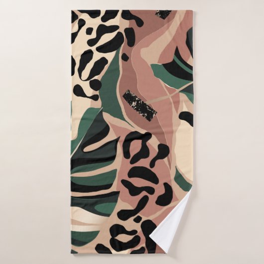 Modern exotic pattern with leopard skin. Creative Badhanddoek (Badhanddoek)