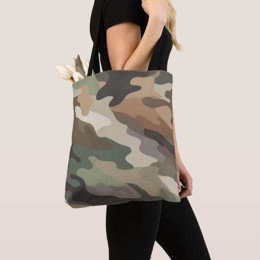 Modern Eye Catching Camo Carryall Tote Bag (Dichtbij)