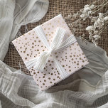 Modern Faux Gold & Blush Pink Spot Pattern Inpakpapier Vel<br><div class="desc">Modern en elegant vrouwelijk faux goud onregelmatig puntpatroon op een blush roze achtergrond,  dit ontwerp is perfect voor elke gelegenheid. Ideaal voor bruiloften,  vrijgezellenfeesten,  jubilea en verjaardagen,  het voegt een elegante touch toe aan uw feesten.</div>