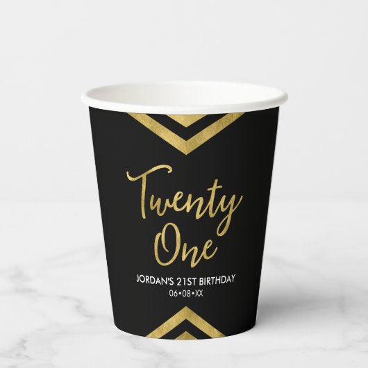 Modern Faux Gold Chevron Geometric 21st Birthday Papieren Bekers (Achterkant)