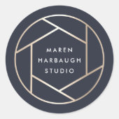 Modern Faux Gold Photographer Lens Logo Ronde Sticker (Voorkant)