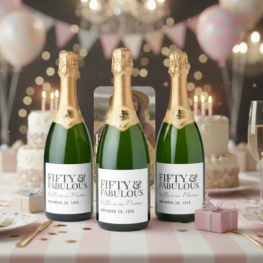 Modern Fifty and Fabulous Bold 50th Birthday Sparkling Wijnetiket