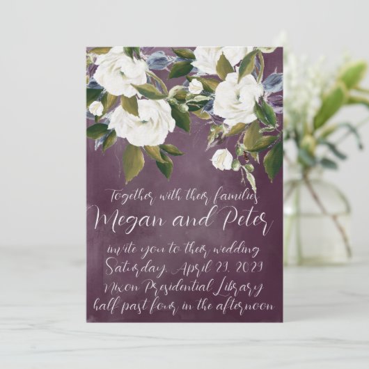 Modern Fine Art Calligraphy Plum Paarse Wedding Kaart (Staand voorkant)