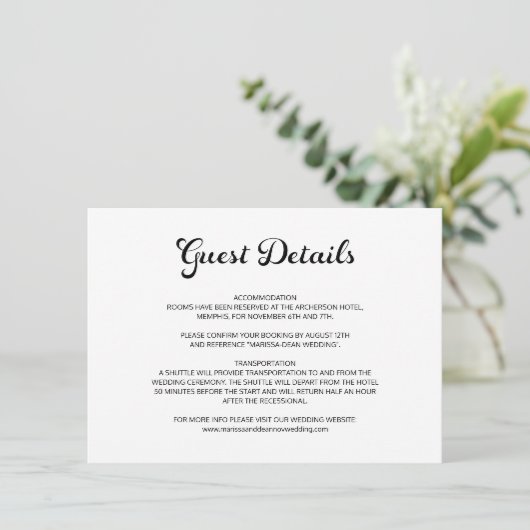 Modern Flair Script White Wedding Gast Details Informatiekaartje (Staand voorkant)