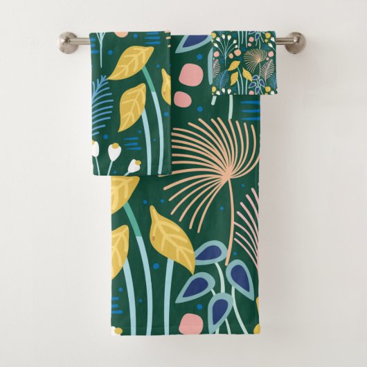 Modern Floral Garden Illustration Pattern in Green Bad Handdoek (Insitu)