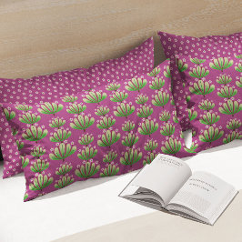 Modern Floral Pattern in Plum and Green Kussensloop