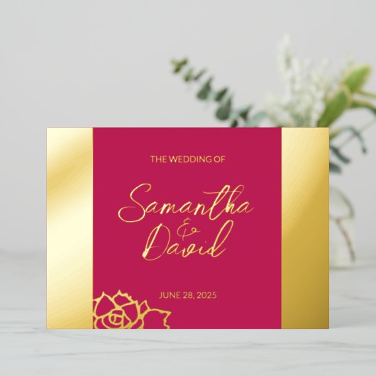 Modern Floral Roos Rode bruiloft Folie Uitnodiging (Staand Voorkant)