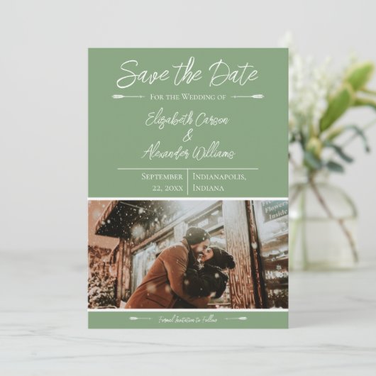 Modern foto save the date | mosgroen (Staand voorkant)