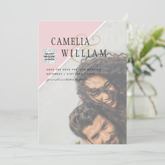 Modern FOTO Weddenschap nodigt QR CODE RSVP BlushP Kaart (Staand voorkant)