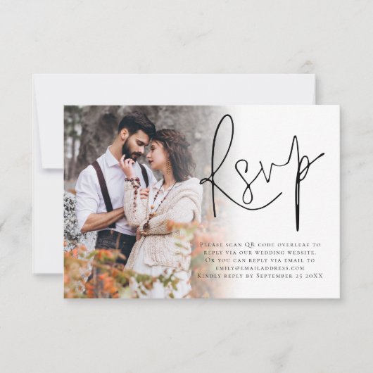 Modern fotobedekking script QR-code bruiloft RSVP Kaartje (Voorkant)