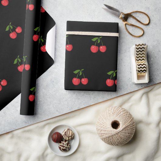 Modern Fruitpatroon Zwart & Rode Kers Cadeaupapier (Crafts)