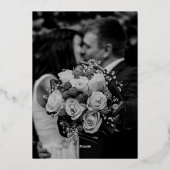Modern Full Photo Wedding Floral Border Folie Uitnodiging (Achterkant)