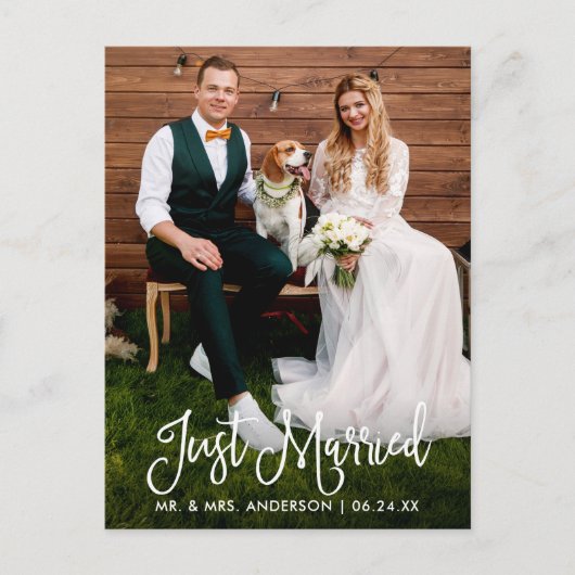 Modern Fun Calligraphy Just Married Weduwfoto Briefkaart (Voorkant)